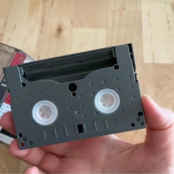 TDK 8mm HS120 Cassette Tape w/ Case And Labels - Picture 5 of 5